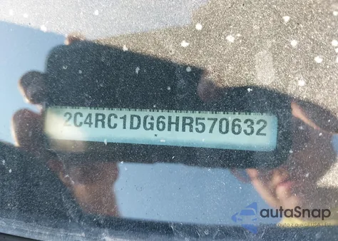 2017 Chrysler Pacifica Touring z USA, uszkodzony, nr VIN 2C4RC1DG6HR570632